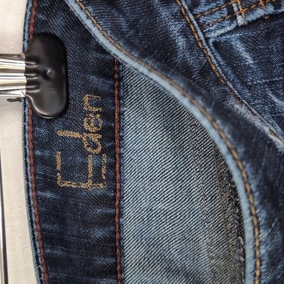 Silver Jeans Eden Bootcut Darkwash Distressed Midrise Size 28/33 - Picture 5 of 6